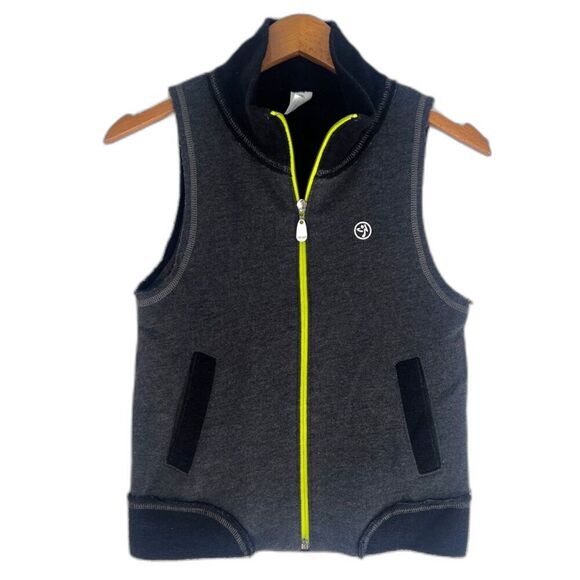 Zumba Wear NWT Dark Gray Black Amor Sleeveless Full Zip Up Fitted Vest Sz Small - Picture 1 of 10